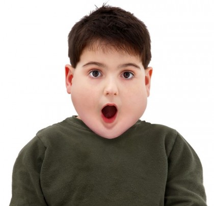 Obezitatea la copii, moștenită în proporție de 35-40% de la părinți