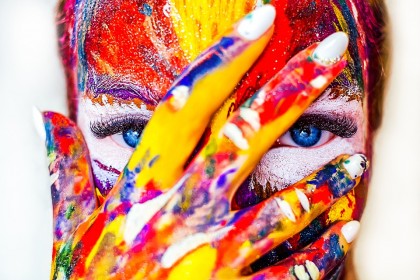 Psihologia culorii: te pot influența culorile?