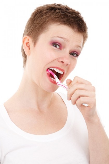 Ce greșeli faci când te speli pe dinți