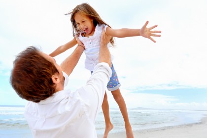 Ce probleme de sănătate pot apărea la micuți în vacanță (și cum le recunoști și tratezi)