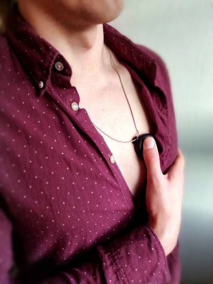 Un nou lănțișor care detectează aritmiile