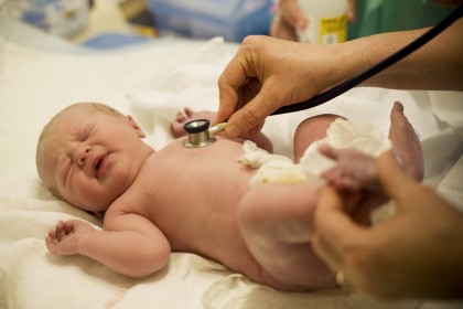 Variațiile genetice depistate în perioada neonatală dezvăluie originea afecțiunilor imune apărute ulterior