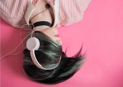 Muzica ascultată în apropierea orei de culcare perturbă somnul