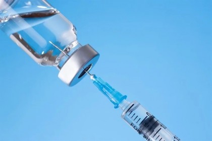 Un nou vaccin combinat antigripal și ARNm COVID-19
