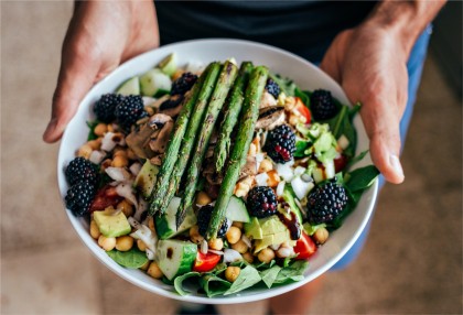 Dietele vânătorilor din mediul tropical, în contradicție cu dieta paleolitică