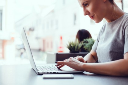 Impactul utilizării prelungite a computerului asupra funcției oculomotorii