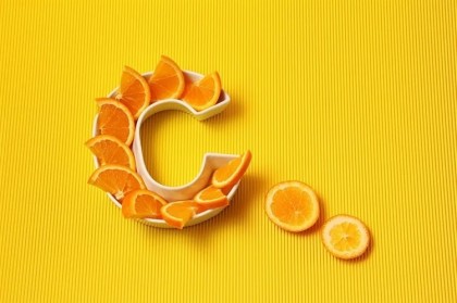 Poate vitamina C reduce severitatea simptomelor răcelii? (studiu)