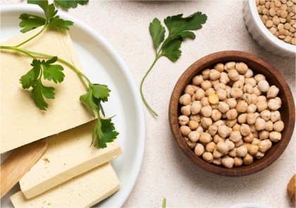 Compuși derivați din soia și alte plante scad recurența cancerului la sân și îmbunătățesc supraviețuirea [meta-analiză]