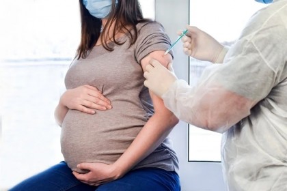 Vaccinarea maternă și terapia cu anticorpi monoclonali sunt eficiente împotriva virusului respirator sincitial la copii