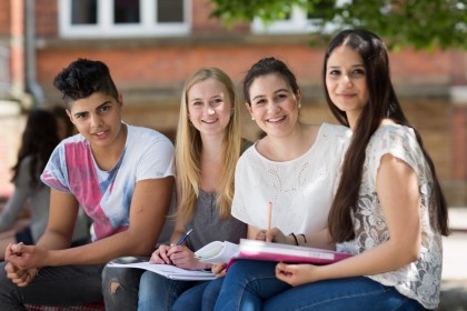 Adolescenții se recuperează mai rapid în urma unei comoții dacă revin la școală mai devreme