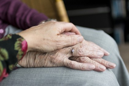 Strategii de limitare a prescrierii de antipsihotice vârstnicilor cu demență