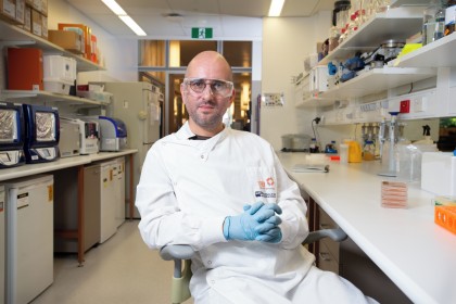 Învățarea automată ajută la descoperirea peptidelor antimicrobiene în microbiomul global