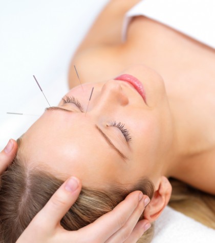 Acupunctura reduce bufeurile și efectele secundare ale terapiei endocrine la femeile cu cancer de sân