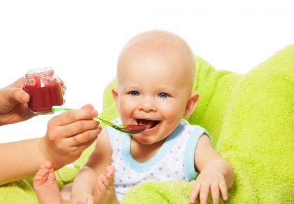 Majoritatea alimentelor pentru sugari și copii mici nu îndeplinesc standardele nutriționale