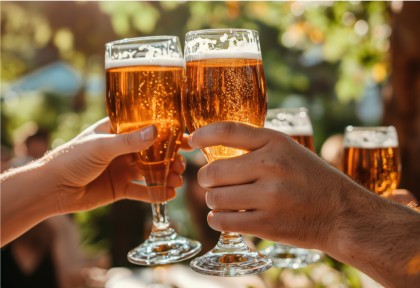 Consumul de bere și cidru crește semnificativ riscul de gută pentru ambele sexe, dar bărbații sunt mai afectați