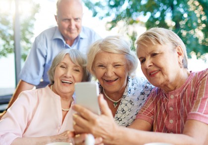 Conexiunile sociale pot stimula imunitatea și reduce riscul bolilor