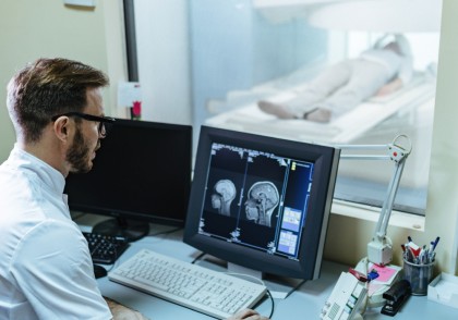 Inteligența artificială: Algoritmi care îmbunătățesc analiza imaginilor medicale