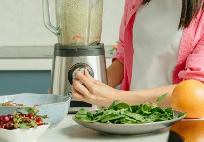 Alimentele pe bază de plante, fie că sunteți vegan sau nu, îmbunătățesc sănătatea microbiomului intestinal