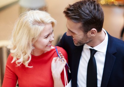 Explorarea legăturii dintre forța fizică și comportamentul sexual la oameni