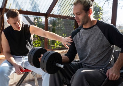 Programele de exerciții fizice față în față îmbunătățesc sănătatea mintală la pacienții cu boli coronariene