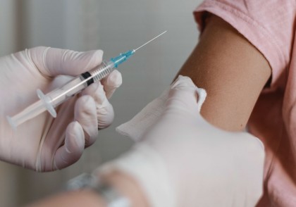 Expunerea la surse de știri diverse crește rata vaccinării