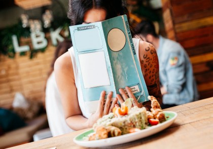 Etichetarea calorică pe meniuri: un risc pentru persoanele cu tulburări alimentare