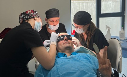 Transplantul de păr pentru cicatrice și arsuri: Este posibil?