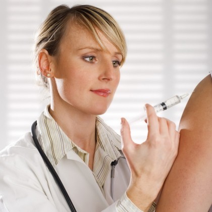 Persoanele imunocompromise au nevoie de rapeluri regulate pentru protecția împotriva Covid-19