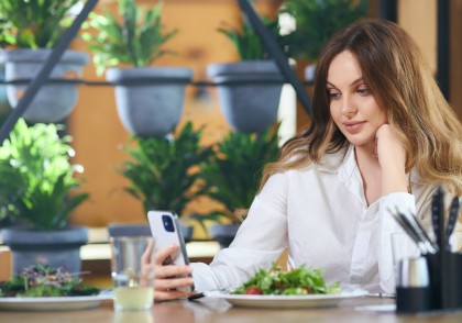 Majoritatea meselor pe bază de plante din restaurante sunt nesănătoase, arată un nou studiu