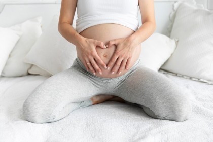 Dieta bogată în grăsimi a mamei poate provoca stres hepatic la făt