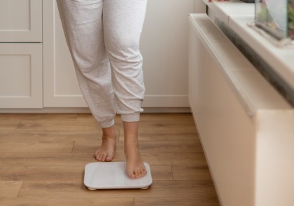 Indicele de masă corporală (IMC) ar putea fi insuficient pentru evaluarea obezității la vârste înaintate