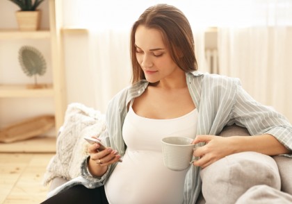 Consumul de ceai în sarcină ar putea îmbunătăți dezvoltarea creierului copilului