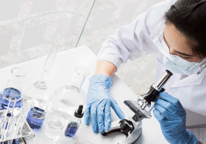 Analiza moleculară a carcinogenezei hepatice non-virale: Rolul inflamației, îmbătrânirii și potențialul preventiv al ceaiului verde