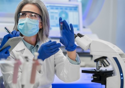 Un nou anticorp umanizat ar putea revoluționa imunoterapia împotriva cancerului hepatic