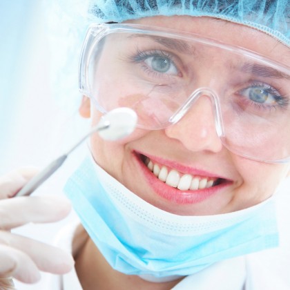 Legătura profundă dintre alimentație, inflamație și sănătatea gingiilor susține necesitatea intervențiilor nutriționale în medicina parodontală