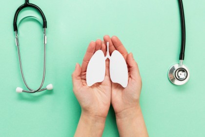 O nouă terapie genetică ce poate viza căile respiratorii și plămânii cu ajutorul unui spray nazal