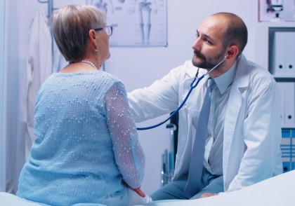 Predicția bolii coronariene prin imagistică termică facială și inteligență artificială: un nou instrument neinvaziv validat clinic