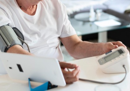 Înlocuirea sării de masă cu alternative bogate în potasiu și magneziu ar putea reduce tensiunea arterială la pacienții cu diabet zaharat