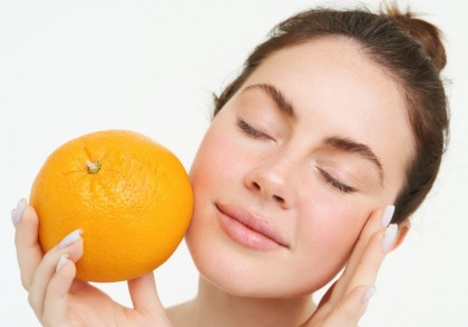 Vitamina C ajută la regenerarea pielii prin activarea căilor genetice de proliferare celulară