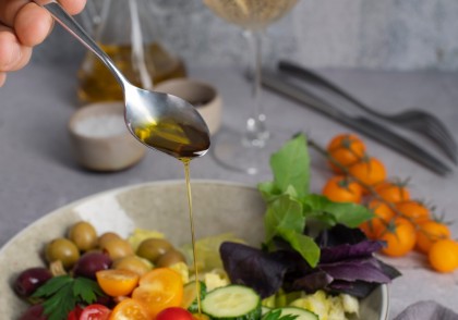 Acidul oleic din dieta mediteraneană reduce impactul sistemic al infecției cu Porphyromonas gingivalis la vârstnici