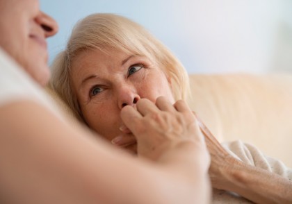 Problemele de sănătate sexuală la femeile peste 65 de ani – la fel de frecvente ca la vârsta mijlocie, dar cu un impact emoțional mai redus