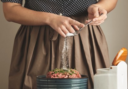 Inflamația cerebrală indusă de sare: un nou mecanism al hipertensiunii rezistente la tratament