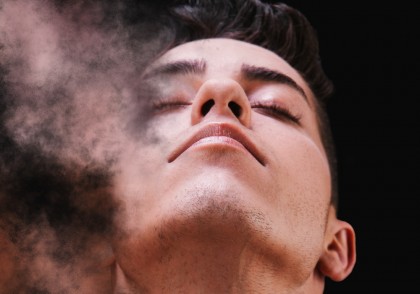 Expunerea tatălui la fumul de țigară în copilărie poate afecta funcția pulmonară a copiilor săi până la vârsta mijlocie