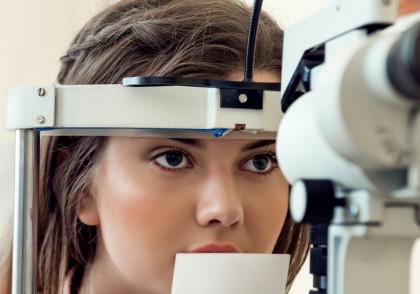 Inteligența artificială ar putea revoluționa tratamentul keratoconusului prin identificarea timpurie a pacienților cu risc crescut