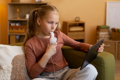 Monitorizarea la domiciliu reduce spitalizările copiilor cu astm