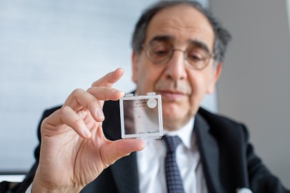 Implantul retinal fotovoltaic PRIMA redă vederea centrală pacienților cu atrofie geografică în degenerescența maculară legată de vârstă