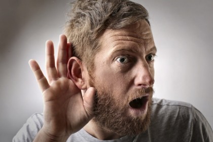 Când creierul confundă gândurile cu vocile: mecanismul neuronal al halucinațiilor auditive