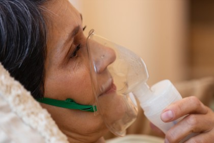 Practica administrării terapiei medicamentoase inhalatorii la pacienții cu sindrom de detresă respiratorie acută