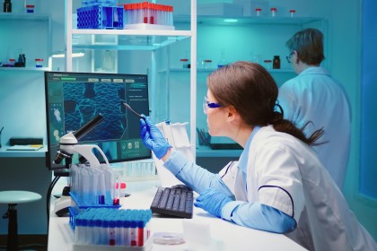 Nanomedicina structurală transformă chimioterapia: un nou design molecular al 5-fluorouracilului elimină leucemia acută mieloidă la șoareci fără toxicitate sistemică