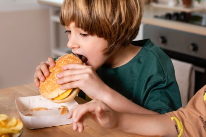 Consumul de alimente ultraprocesate la copiii și adolescenții din regiunea mediteraneană: rezultate ale proiectului DELICIOUS